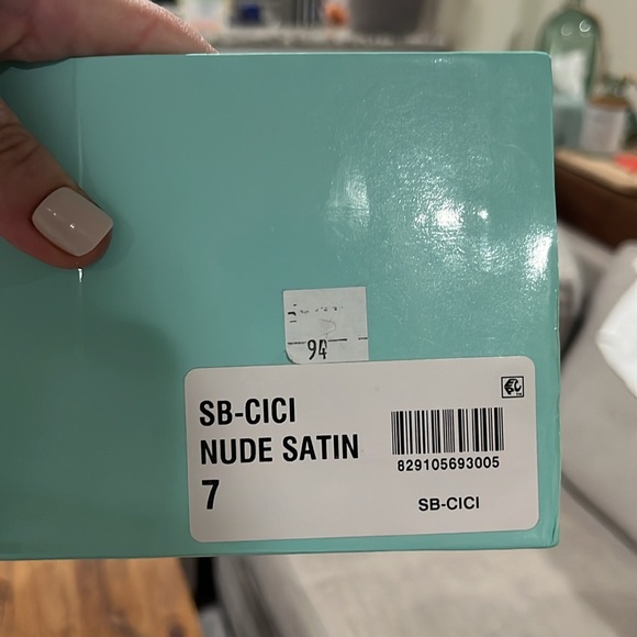 Cici Pointed-Toe Slingback Evening Pumps | Size 7 | Nude - Picture 7 of 7